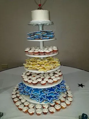 Star-Cookie--Cup-Cake-Stand.jpg