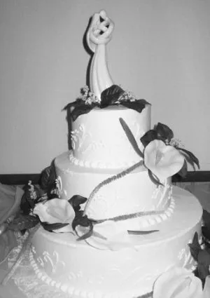 la_sures_wedding_cake.jpg