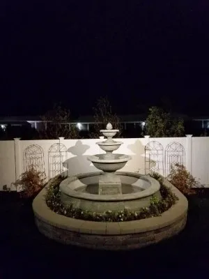Fountain-at-night.jpg
